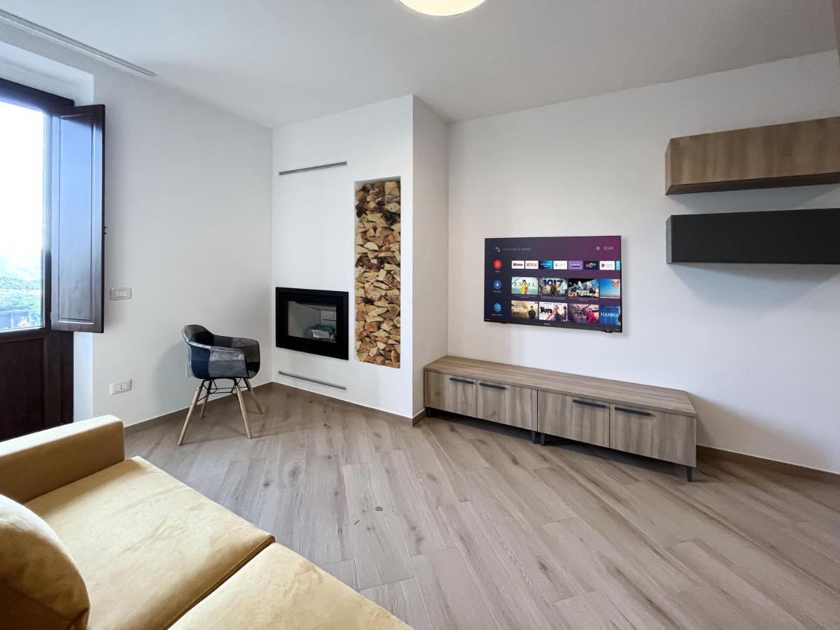 Santangelo21 Apartment Pietrapertosa Bagian luar foto